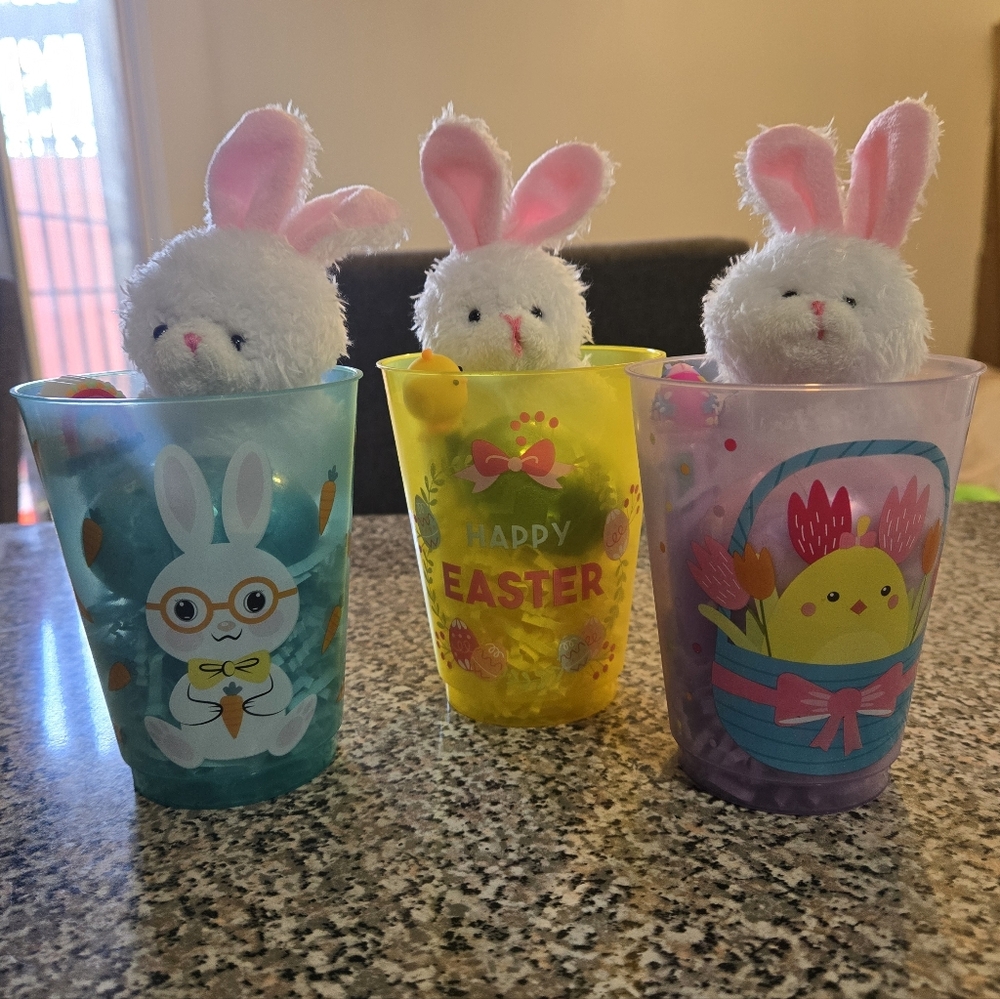 Easter Theme Goodie Cup With Bunny Keychain/Pen/Egg - Blue, Yellow Or Purple